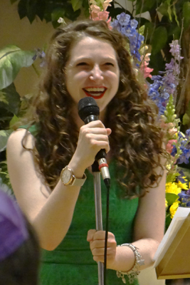 Elliana Kirsh singing